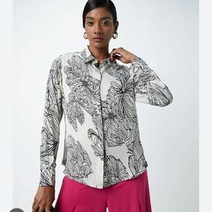 Wardrobe by Westside Ecru Floral Design Blouse